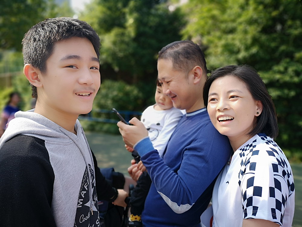 1635759303938065pgD9.jpg 她的后援团.jpg